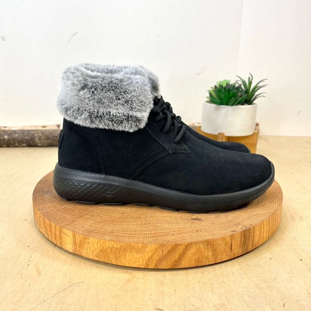 NWOB Skechers On-The-Go Joy Plush-Dreams Boots Black Faux Fur Lined Size 6